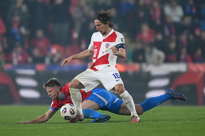 رفاق مودريتش يحتفظون بالصدارة.. كرواتيا تتعادل مع التشيك في تصفيات كأس العالم